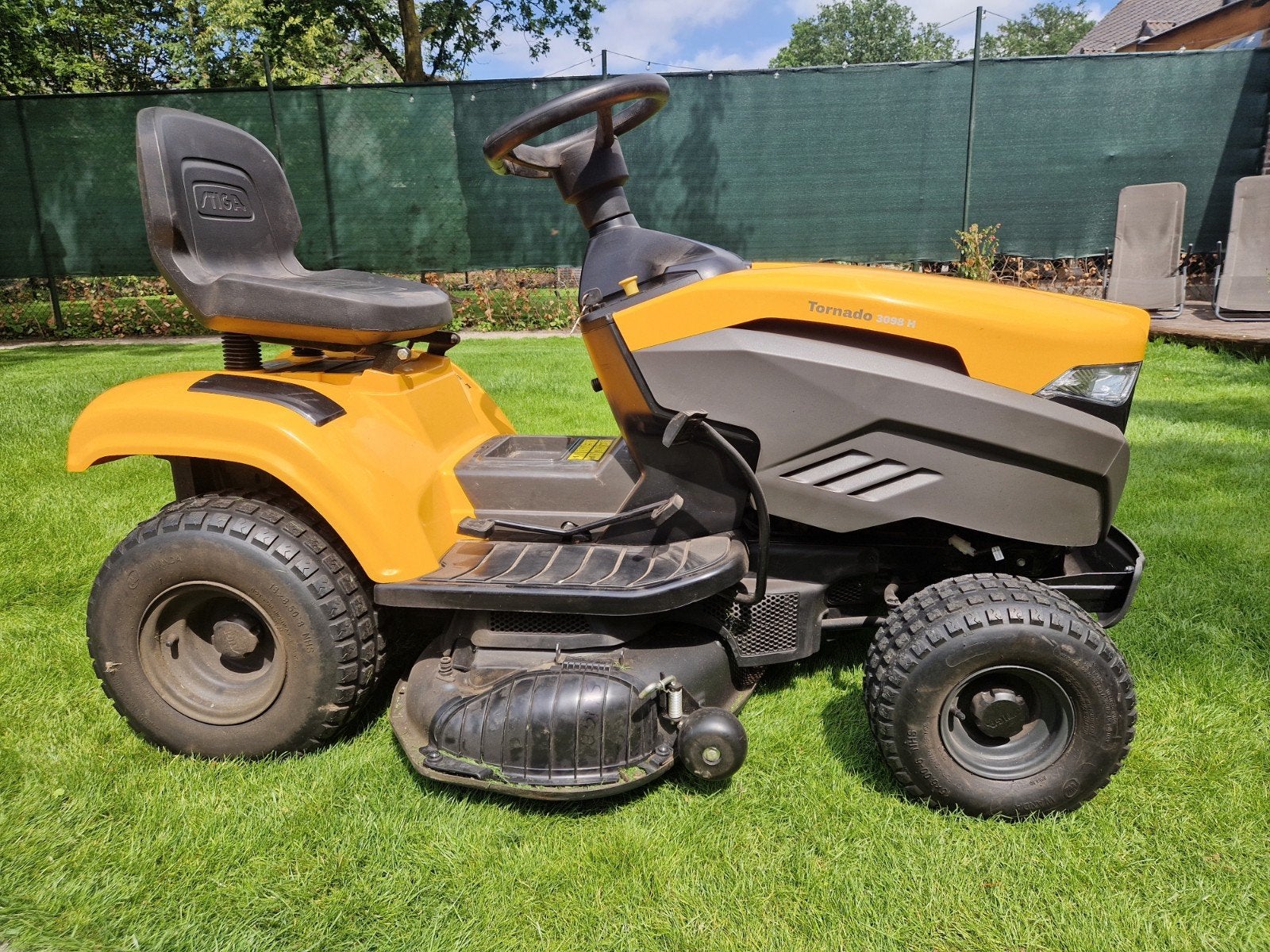 Stiga Tornado 3098 H  Hydrostaat, Ophalen, Zo goed als nieuw