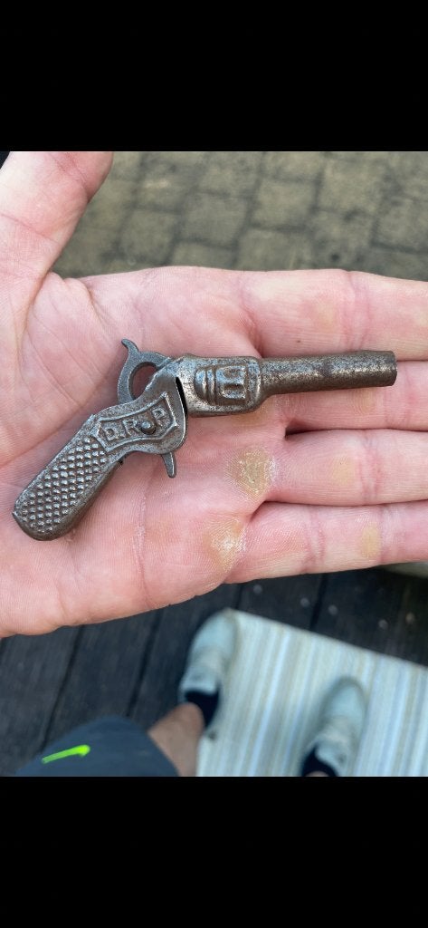 Antiek Vintage blikken speelgoed pistooltje voor klappertjes, Antiek en Kunst, Verzenden