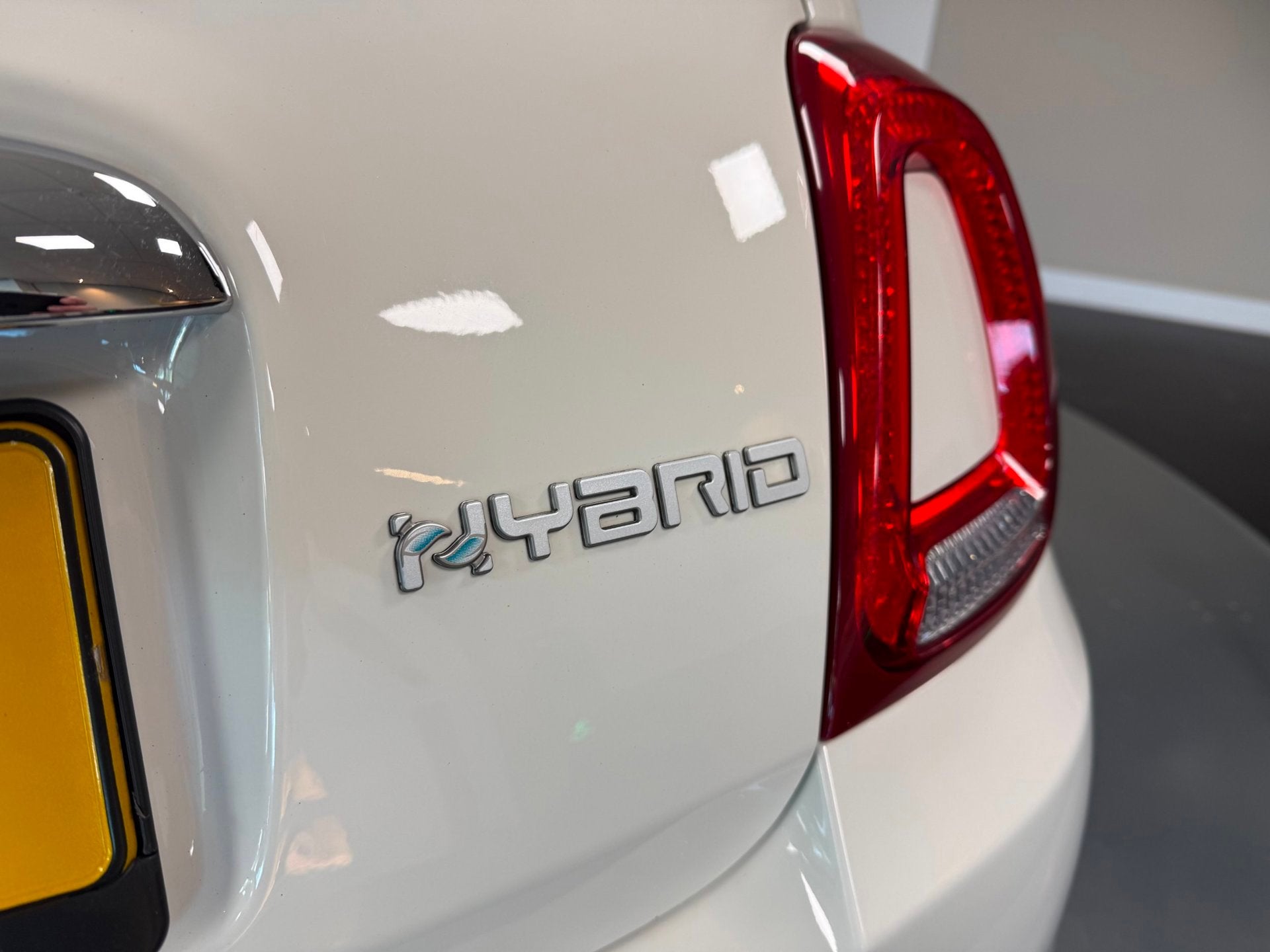 Fiat 500 1.0 Hybrid Club *Carplay* Cruise|PDC|DAB|NAP, Auto's, Euro 6, 4 stoelen, Wit, Origineel Nederlands