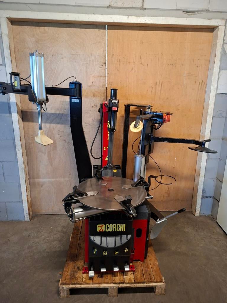 Banden apparaat Corghi hulparm Bandenmachine, Auto diversen, Ophalen