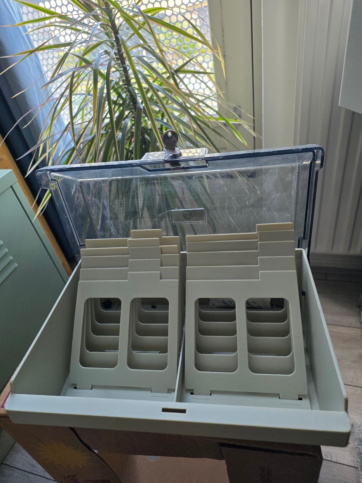 2 Opbergboxen voor 5.25 inch diskettes met sleutels, Ophalen of Verzenden, Gebruikt