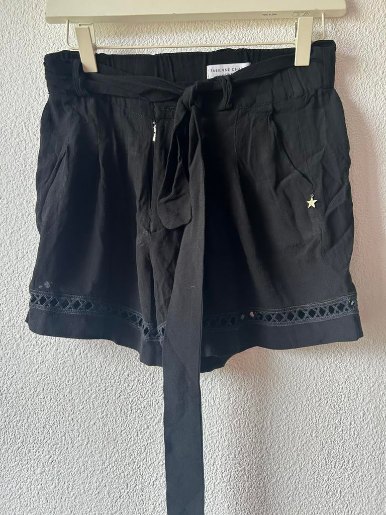 Korte broek van Fabienne Chapot, Kleding | Dames, Broeken en Pantalons, Ophalen of Verzenden, Zo goed als nieuw, Zwart, Kort