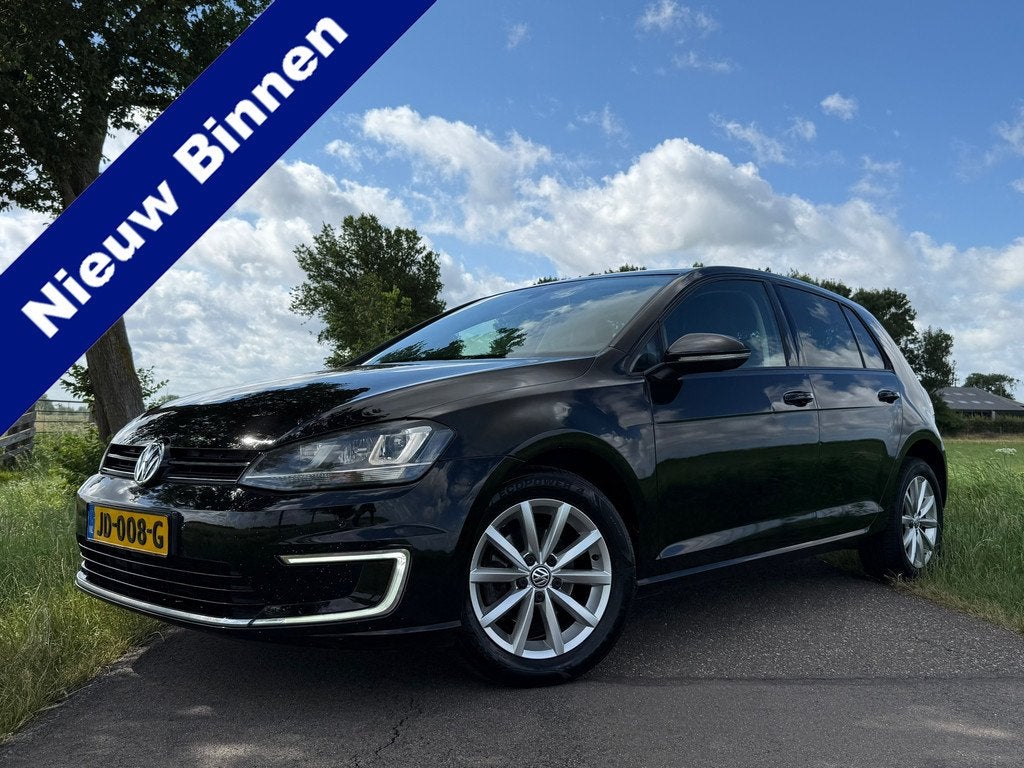 Volkswagen Golf 1.2 TSI | H-Leder | Camera | Navi | Stoelver, Voorwielaandrijving, Euro 5, Gebruikt, Zwart