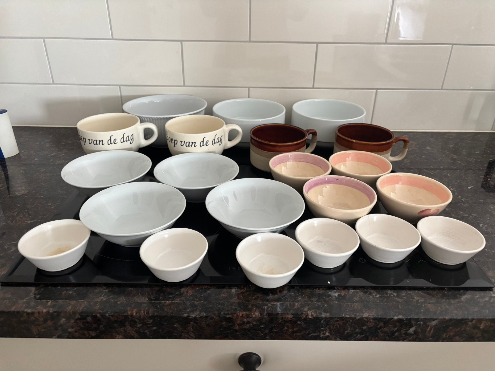 Heel veel schaaltjes kommen en soepkommen, Ophalen of Verzenden, Aardewerk, Overige stijlen, Kom(men)