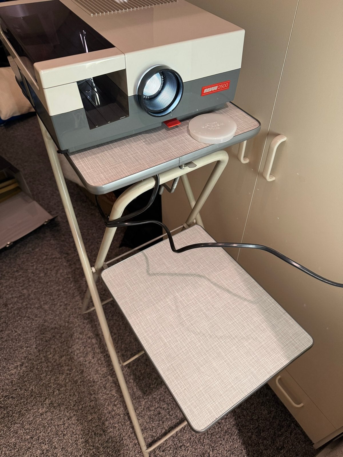 Vintage Revue 2500 & Rollei P37A diaprojector met toebehoren, Ophalen, Gebruikt