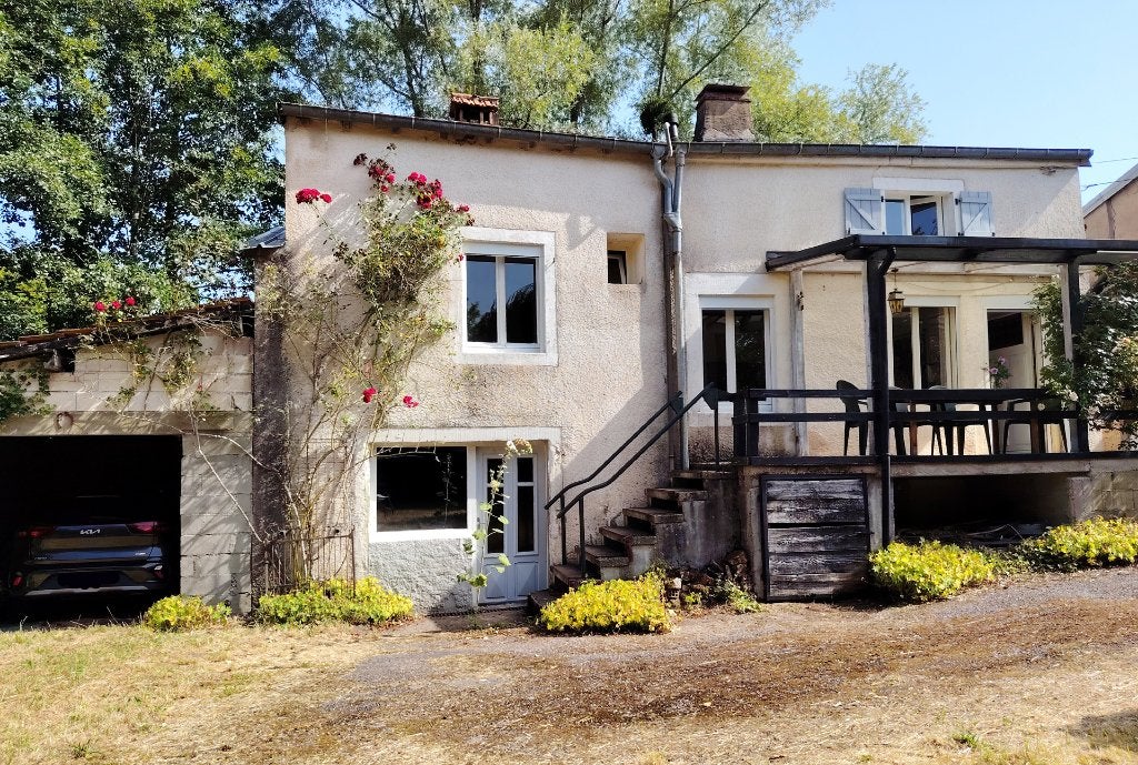 Charmant vrijstaand huis met tuin op het zuiden, Huizen en Kamers, 162 m², Dorp, Woonhuis, Passavant la Rochere