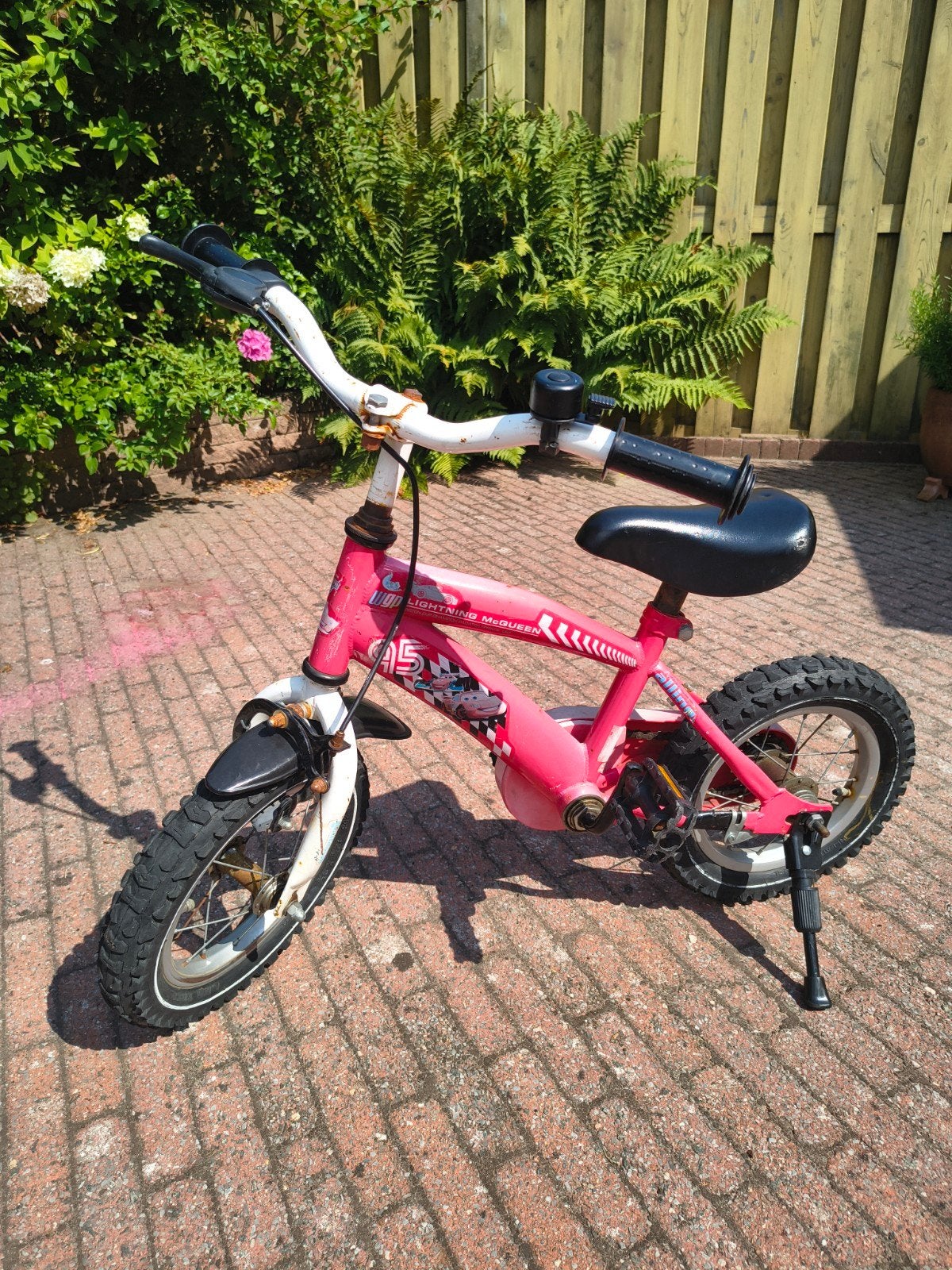 Cars kinderfiets 12 inch met hand- en terugtraprem, Fietsen en Brommers, Fietsen | Kinderfietsjes, Ophalen, Gebruikt, Terugtraprem