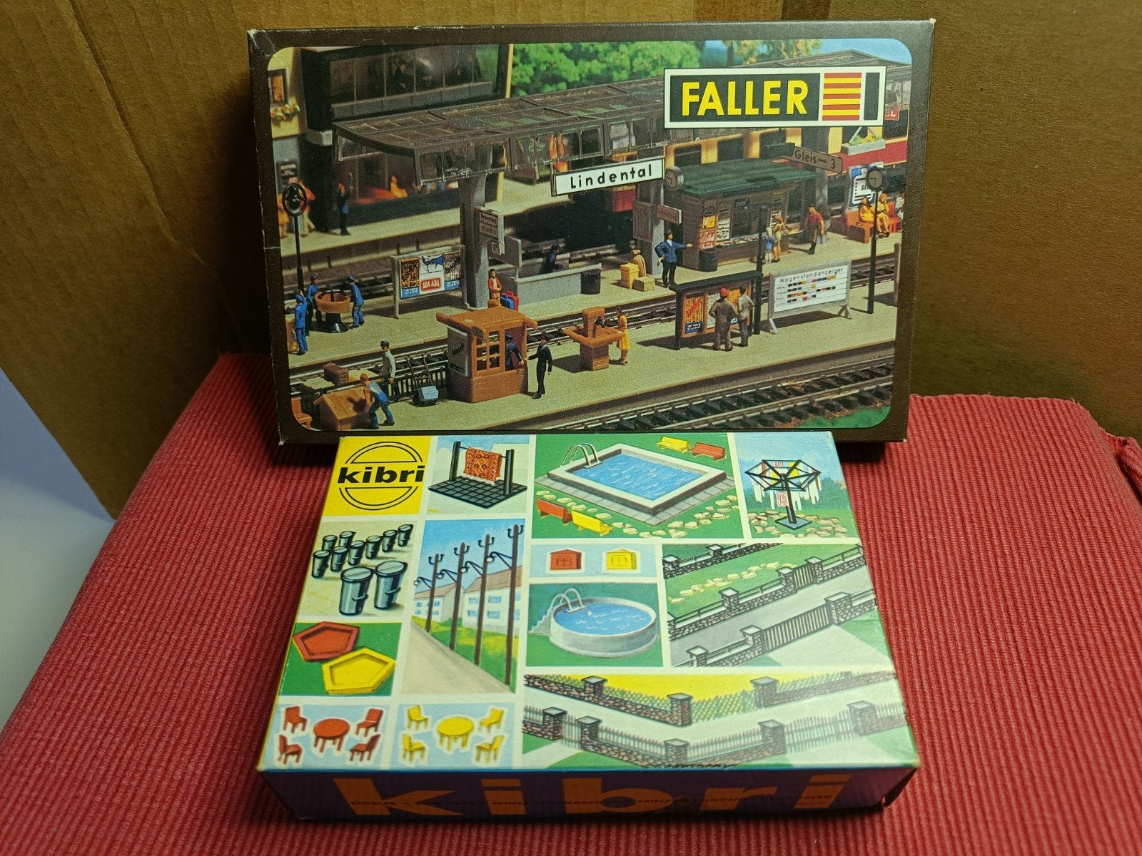 FALLER en KIBRI bouwdoosjes als nieuw. H0 scenery treinbaan, Overige merken, Gelijkstroom of Wisselstroom, Overige typen, Ophalen of Verzenden