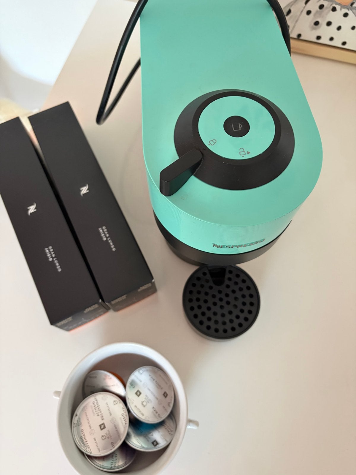 Nespresso Krups Essenza Mini Koffiemachine - Mintgroen, Witgoed en Apparatuur, Koffiezetapparaten, Zo goed als nieuw, Koffiepads en cups