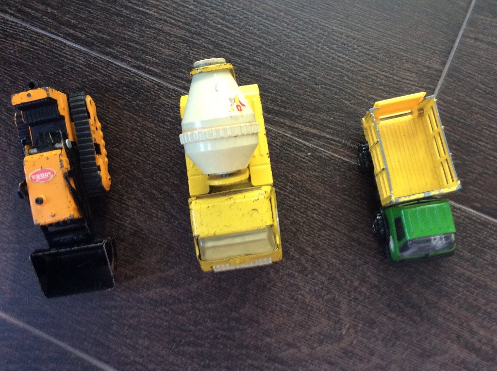 3 Tonka autootjes: graafmachine, cementwagen, kiepwagen, Ophalen of Verzenden, Gebruikt