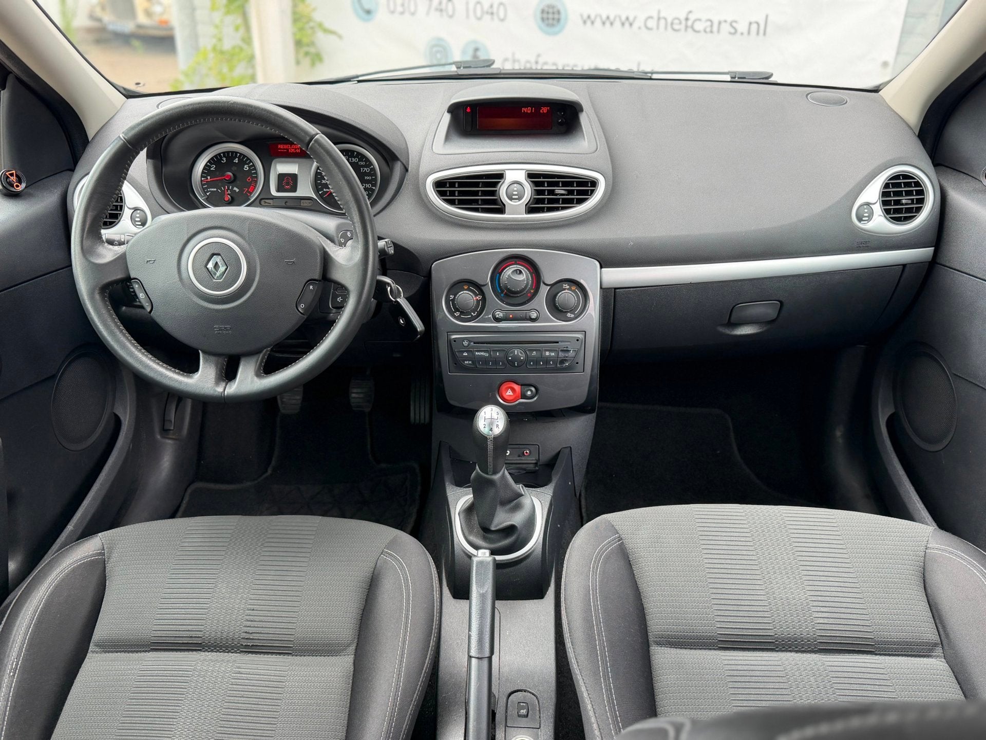 Renault Clio 1.2|NAP|NWEAPK|AIRCO|CRUISE|PDC|DISTRIBUTIEVV!, Auto's, Voorwielaandrijving, Euro 5, Gebruikt, Zwart