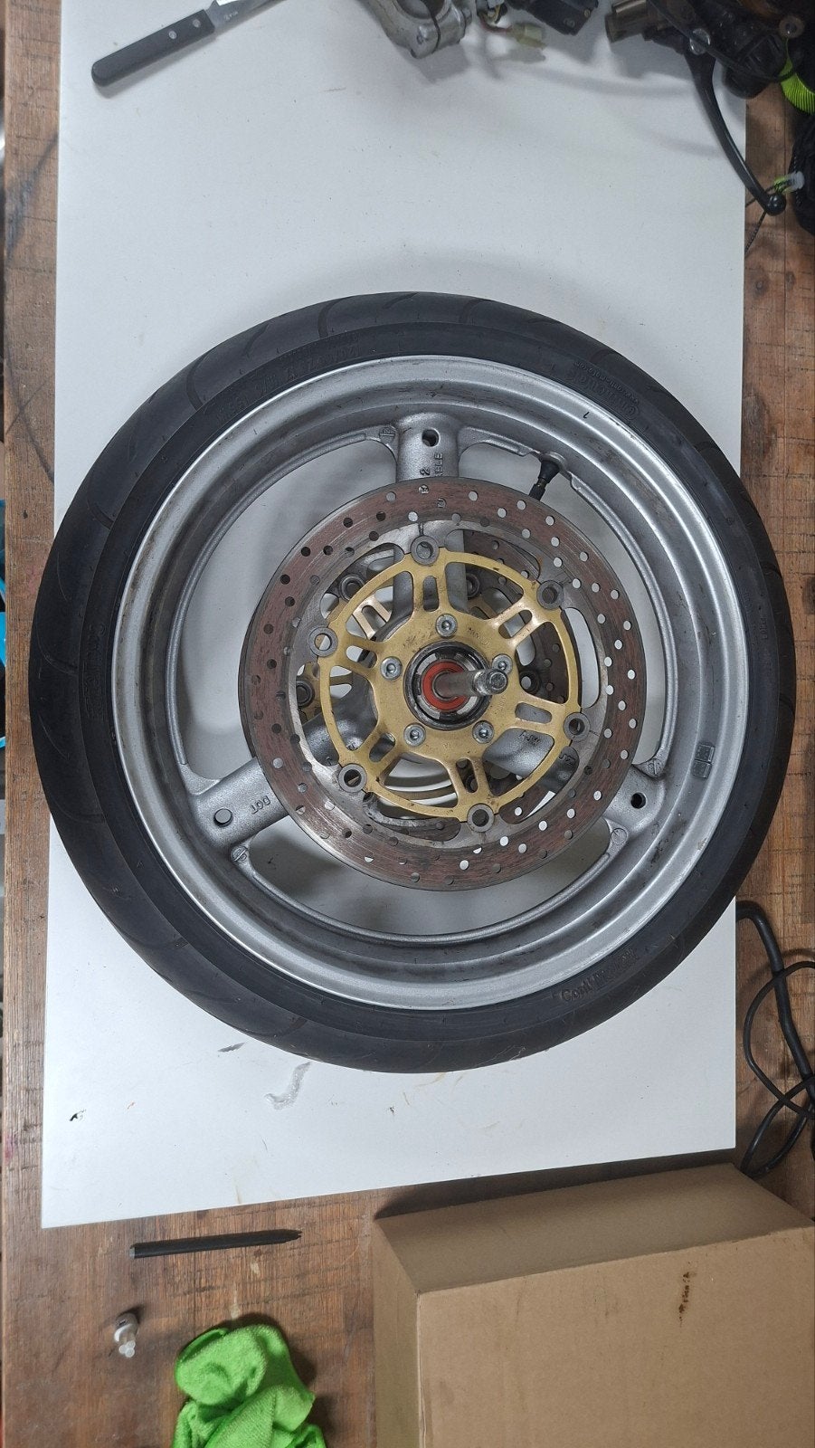 Suzuki SV650S voorwiel 1999-2002 met remschijven en band, Ophalen of Verzenden, Gebruikt
