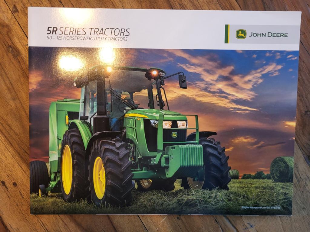 tractor folder John Deere 5R serie tractors, Boeken, Catalogussen en Folders, Ophalen of Verzenden, Zo goed als nieuw
