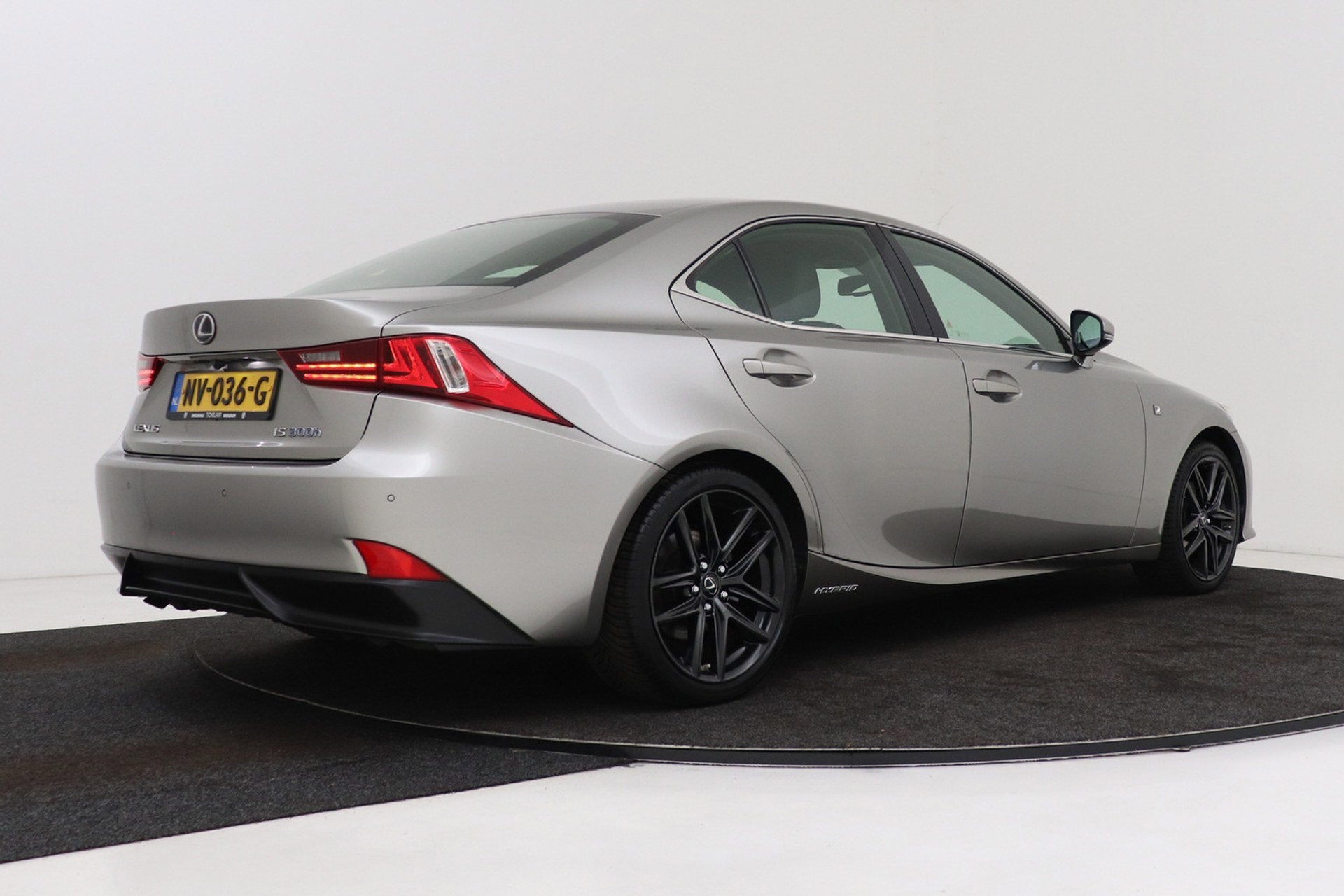 Lexus IS 300h F Sport Line | Trekhaak | Elek stoelverstellin, Auto's, Automaat, Achterwielaandrijving, Gebruikt, Leder en Stof