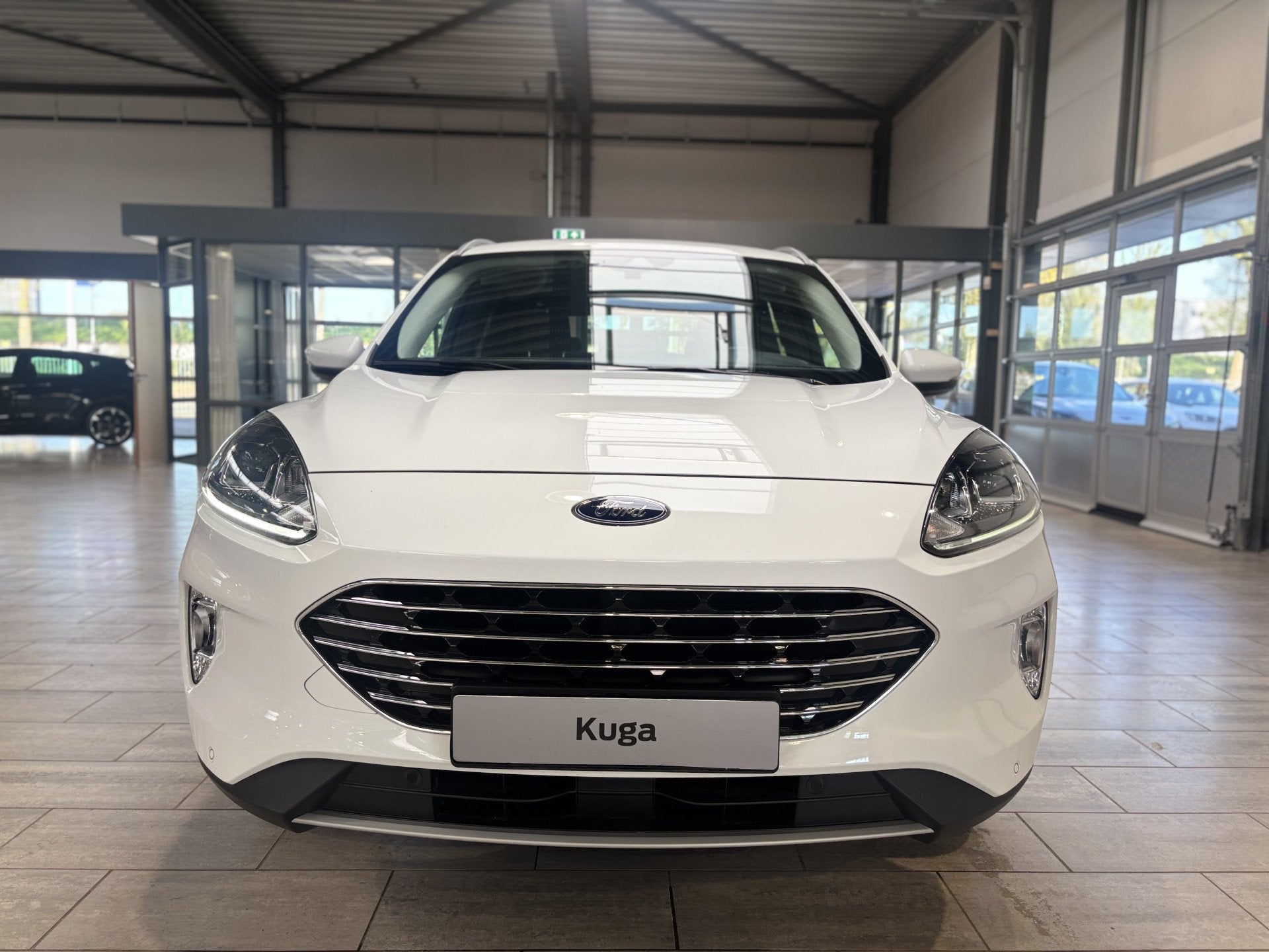 Ford Kuga 2.5 PHEV 225 pk Titanium | Trekhaak | Winter Pack, Gebruikt, 4 cilinders, Wit, Plug-in hybride