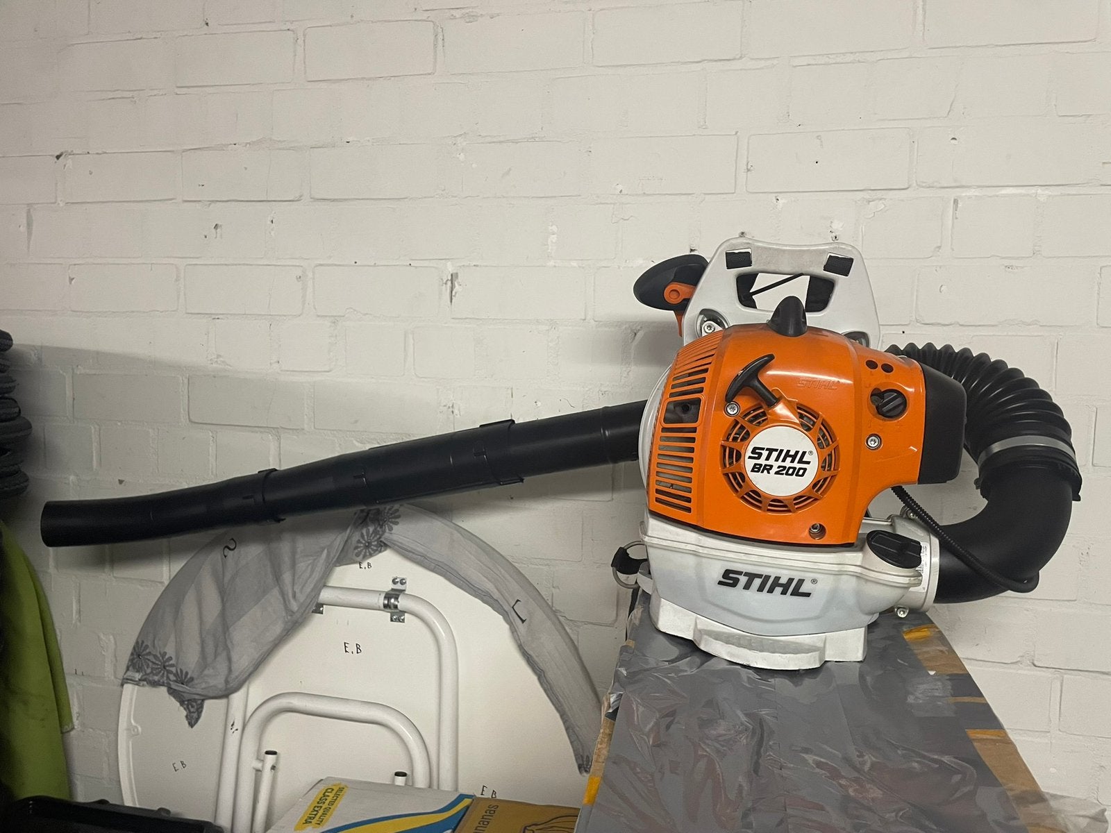 Bladblazer br200 stihl zo goed als neiuw, Ophalen, Zo goed als nieuw, Benzine