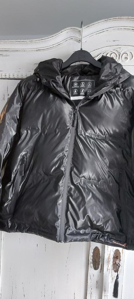 Zwarte lak skijack fluffy, maat L, zgan, Maat 42/44 (L), Ophalen of Verzenden, Zo goed als nieuw, Jack