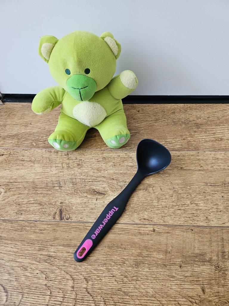 ☆ Tupperware kleine opscheplepel / saus lepel, Huis en Inrichting, Ophalen of Verzenden, Zo goed als nieuw, Overige typen