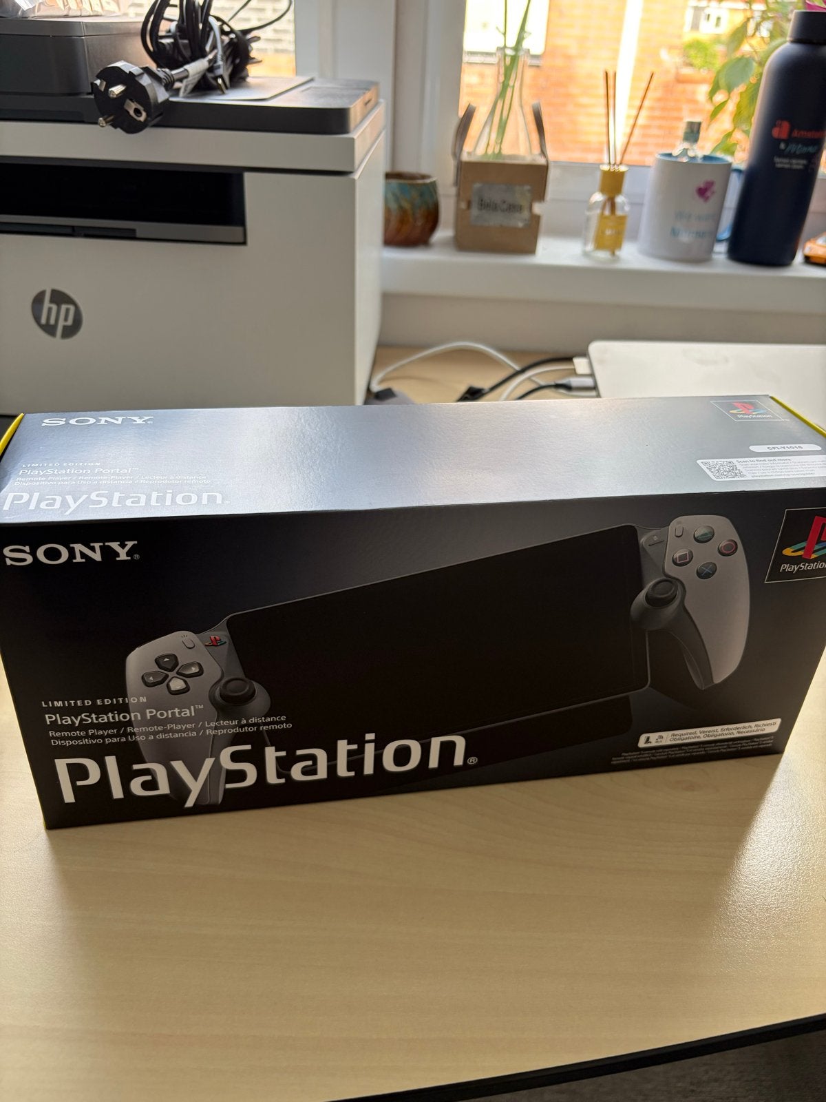 Sony PlayStation 30th Portal Remote Player - Nieuw in doos