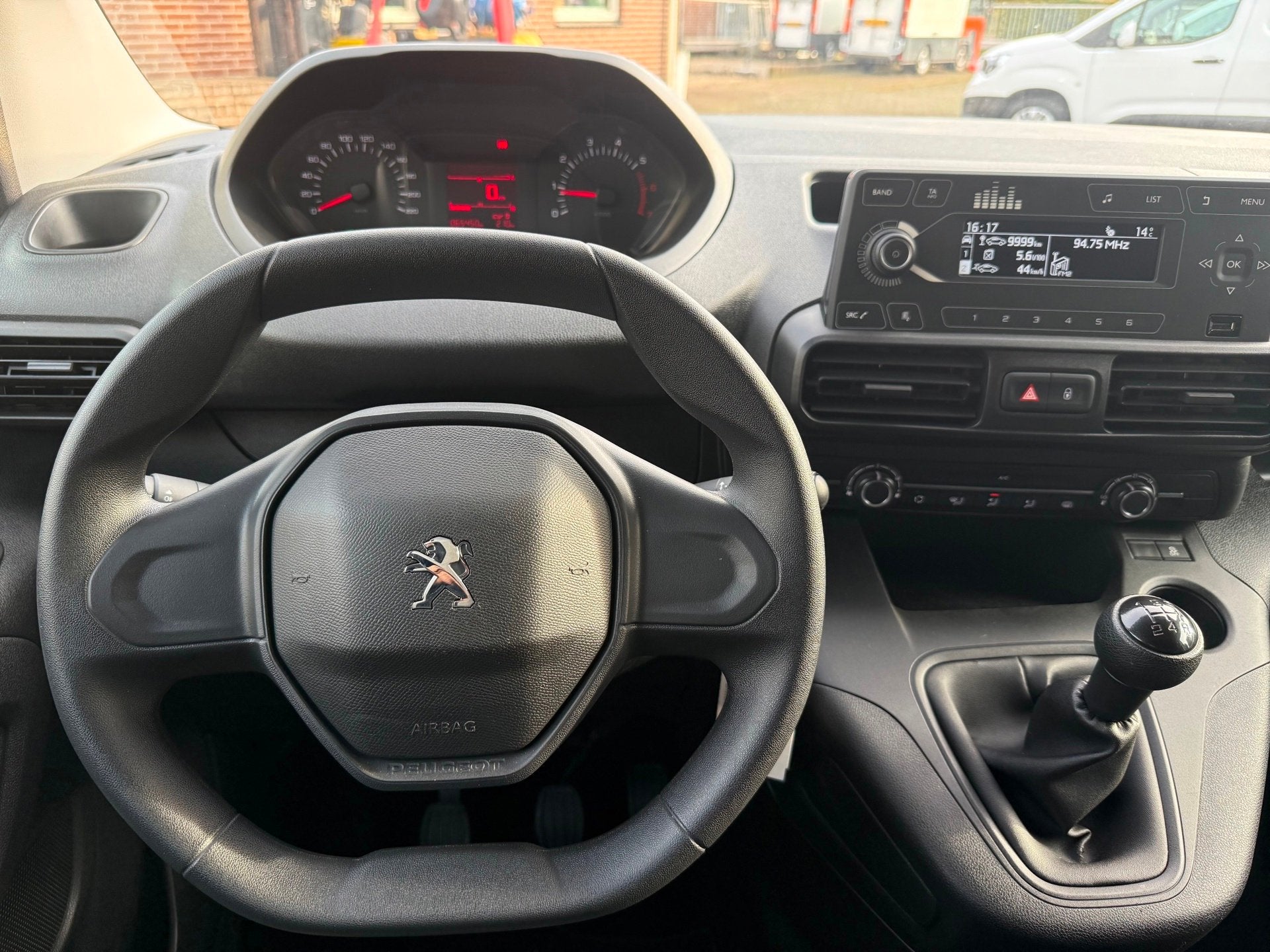 Peugeot Partner 1.6 BlueHDI euro 6 airco, Auto's, Voorwielaandrijving, Verwarmde buitenspiegels, Gebruikt, 4 cilinders