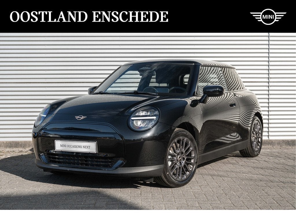 MINI Hatchback Cooper E Black Yard / LED / Head-Up / Parking, Auto's, Mini, Gebruikt, Zwart, Met garantie (alle), 4 stoelen