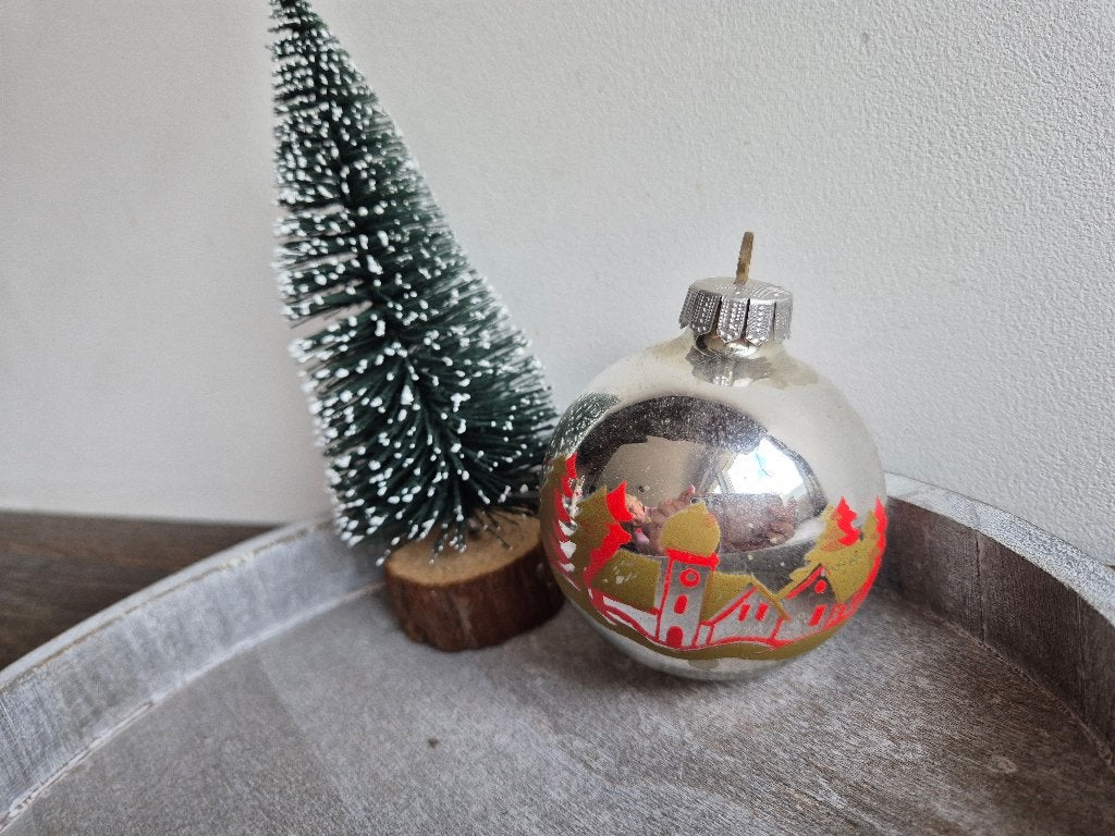 Oude vintage kerstbal met kerstdorp 458, Diversen, Kerst, *, Gebruikt, *, Ophalen of Verzenden