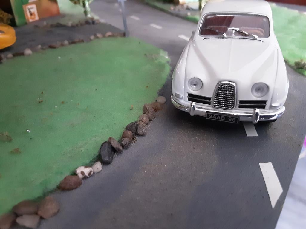 Saab 96 Van Atlas - Zeer fraai gedetailleerd model, Hobby en Vrije tijd, Modelauto's | Overige schalen, Verzenden, Zo goed als nieuw