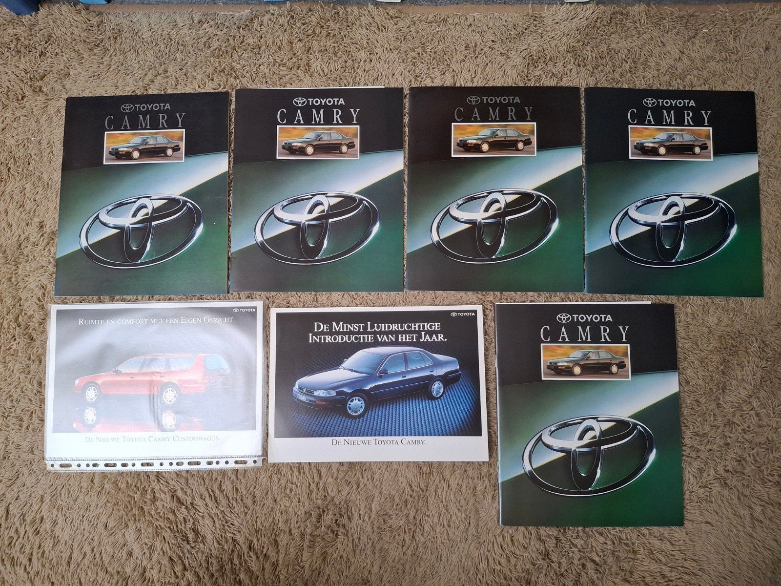 lot autofolders Toyota Camry jaren '90, Verzenden, Toyota