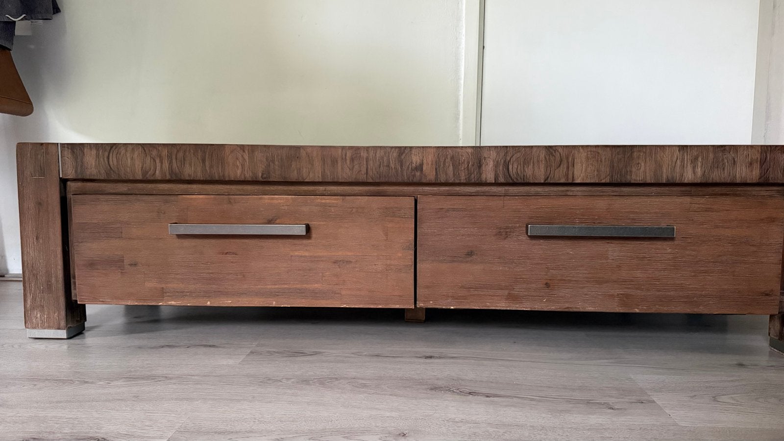 Teakhouten/Acaciahouten TV-meubel met lade en klapvak, Ophalen, Gebruikt, 150 tot 200 cm, Teakhout