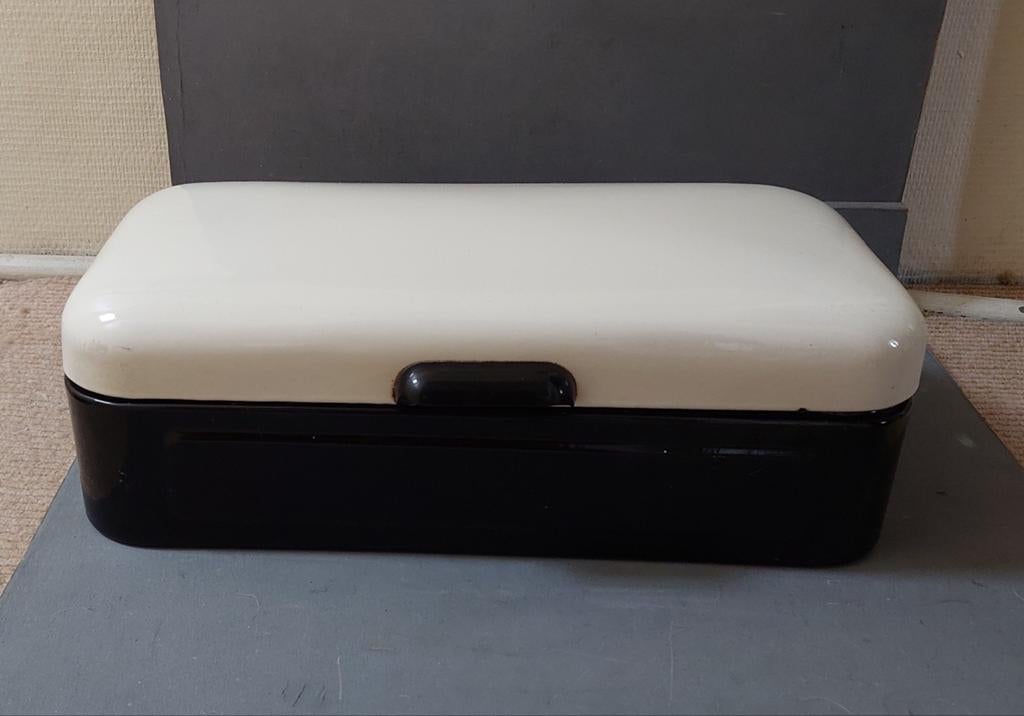 Vintage broodtrommel, zwart-creme emaille, Antiek en Kunst, Antiek | Emaille, Ophalen of Verzenden