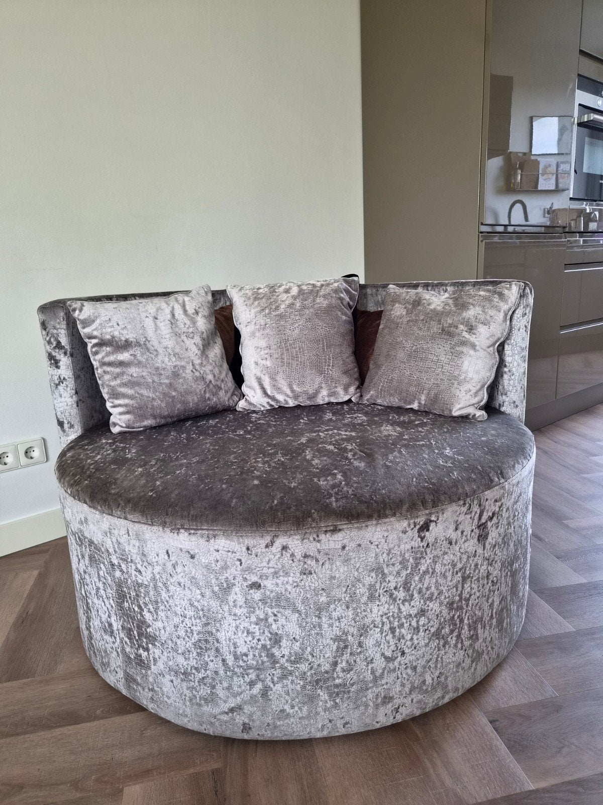 Ronde Loveseat, Ophalen, 100 tot 125 cm, Tweepersoons, Zo goed als nieuw