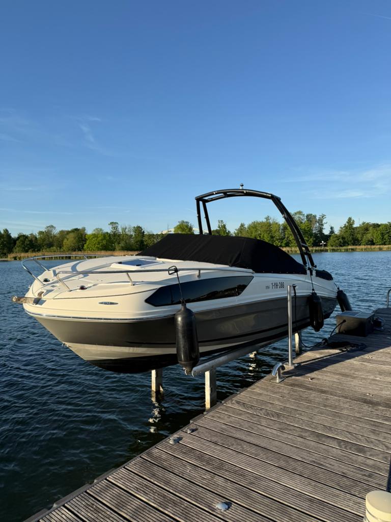 Bayliner VR6 Cuddy met MerCruiser 4.5L 250 PK, Ophalen, Binnenboordmotor, Zo goed als nieuw, Bayliner