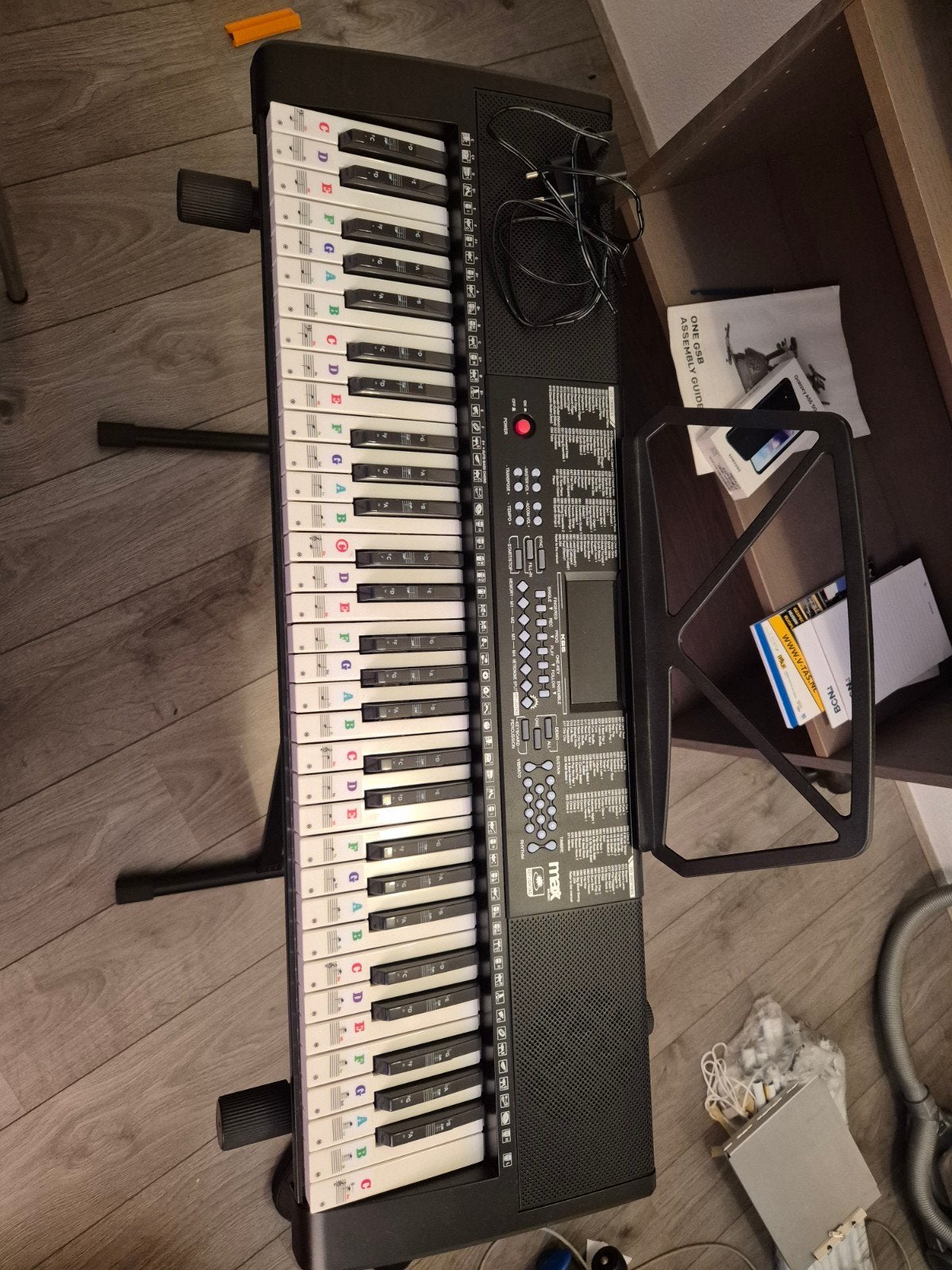 max keyboard, Muziek en Instrumenten, Keyboards, Met standaard, Ophalen, Overige merken, 61 toetsen
