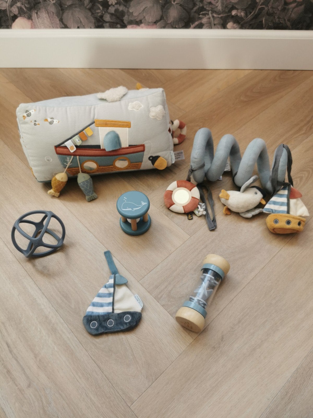 little dutch sailors bay speelgoed pakket zee boot zeilboot, Ophalen of Verzenden, Zo goed als nieuw, Rammelaar