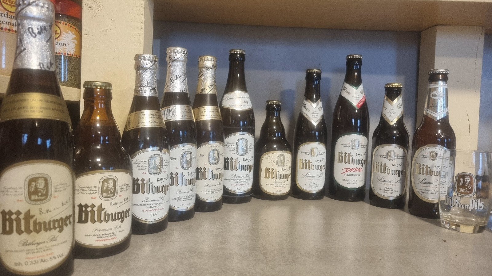 12x Bitburger, Bitburg/Eifel - '77-'03 - 160j/drive/import +, Verzamelen, Ophalen of Verzenden, Zo goed als nieuw, Flesje(s), Overige merken
