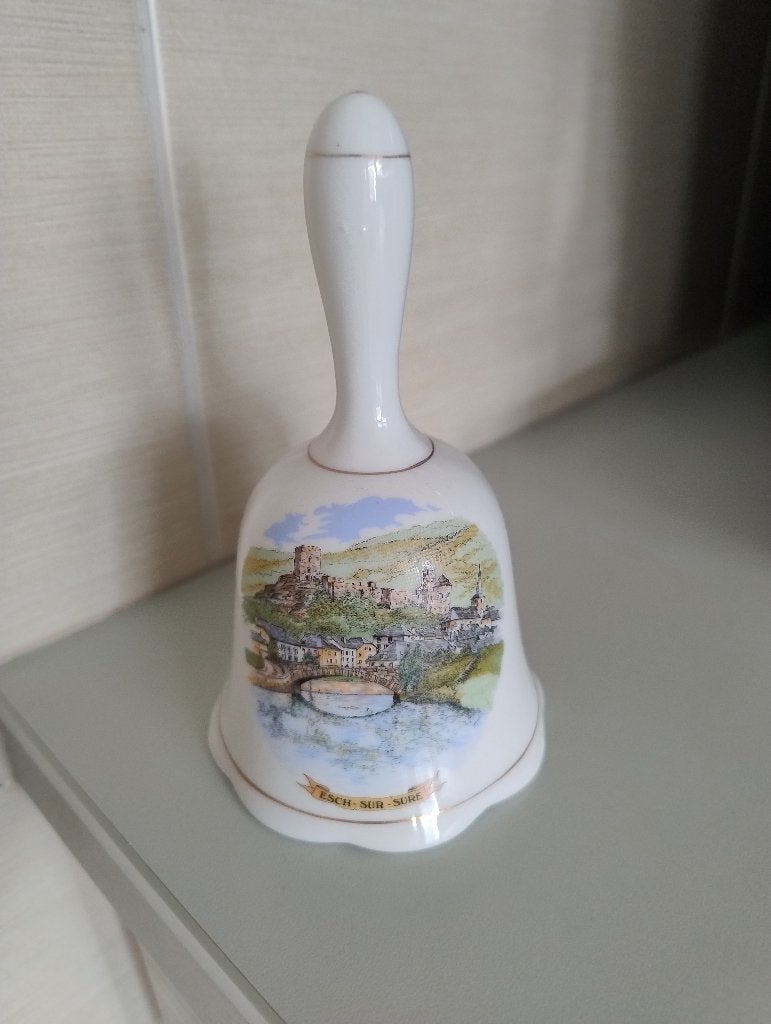 Porseleinen souvenir bel esch sur sure, Verzamelen, Ophalen of Verzenden, Zo goed als nieuw