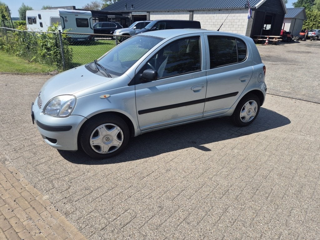 Toyota Yaris inruilkoopje zo mee 1.3 VVT-i Idols (bj 2004), Auto's, Toyota, Voorwielaandrijving, Gebruikt, 4 cilinders, Origineel Nederlands