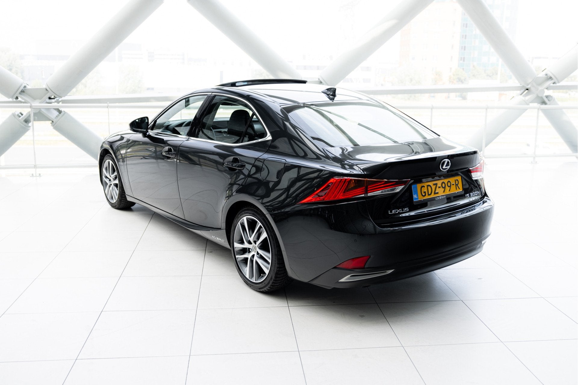 Lexus IS 300h Hybrid Business Line Limited | Schuifdak | Nav, Auto's, Automaat, 12 maanden, Achterwielaandrijving, Gebruikt