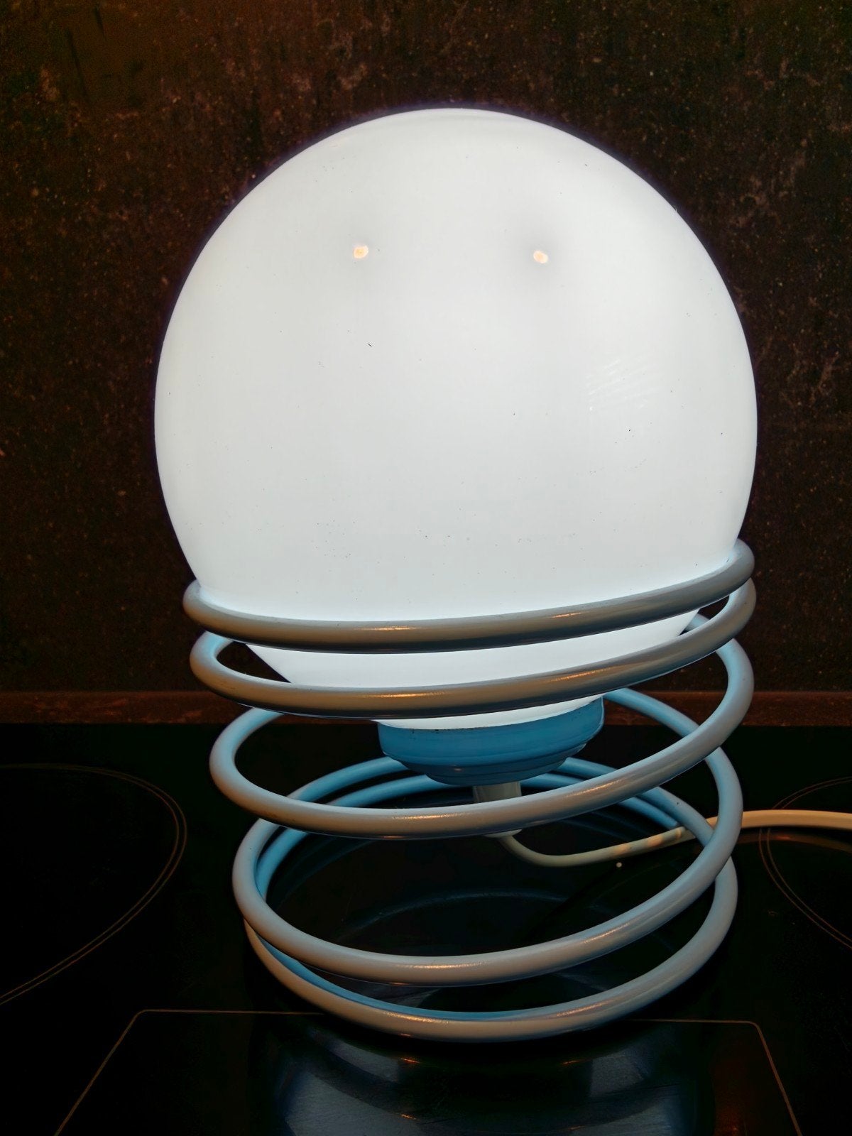 Vintage Tafellamp met Glazen Bol en Blauwe Spiraalvoet, Ophalen of Verzenden