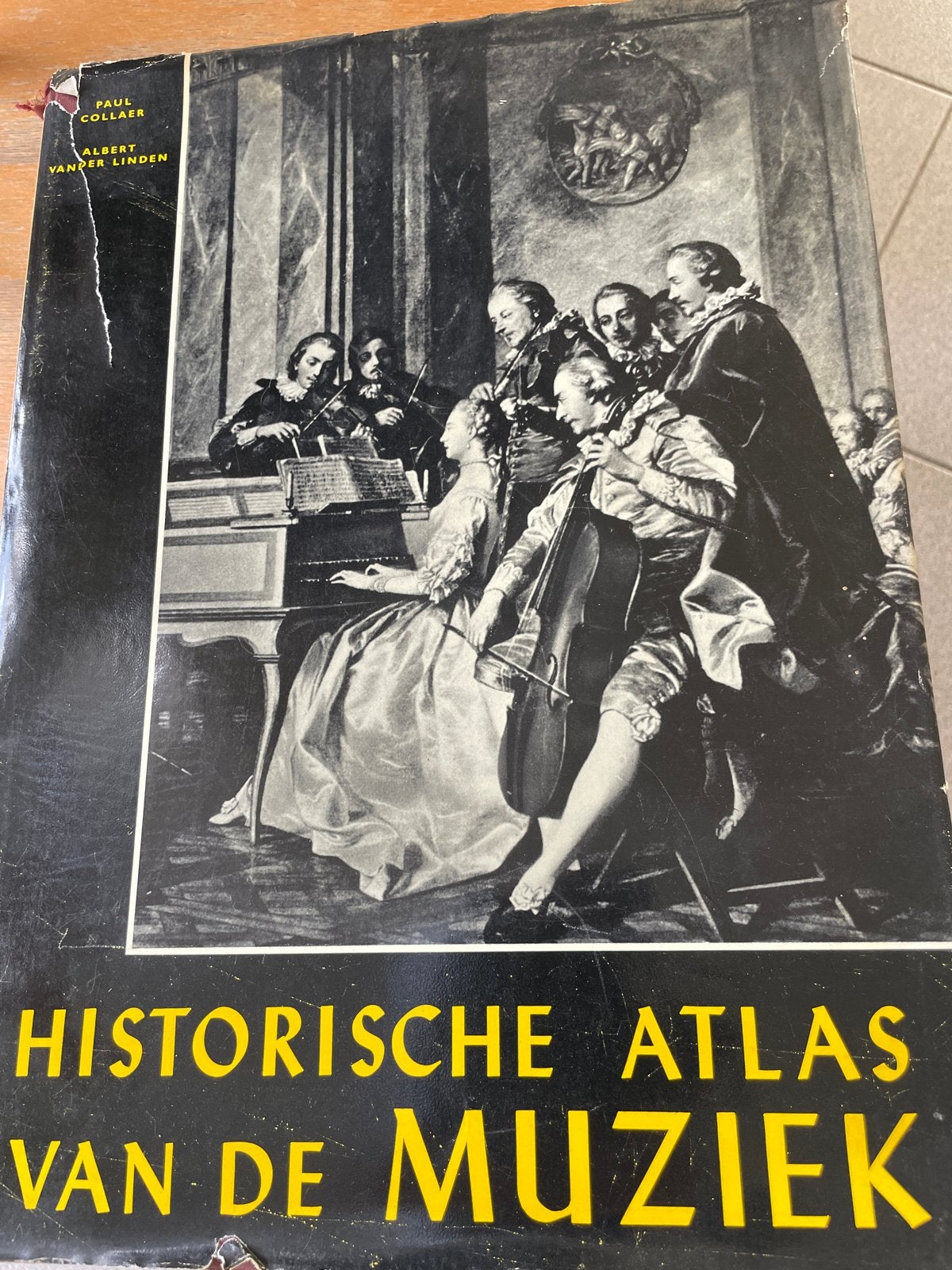 Historische Atlas van de Muziek - Paul Collaer, Boeken, Muziek, Ophalen of Verzenden, Gelezen, Algemeen