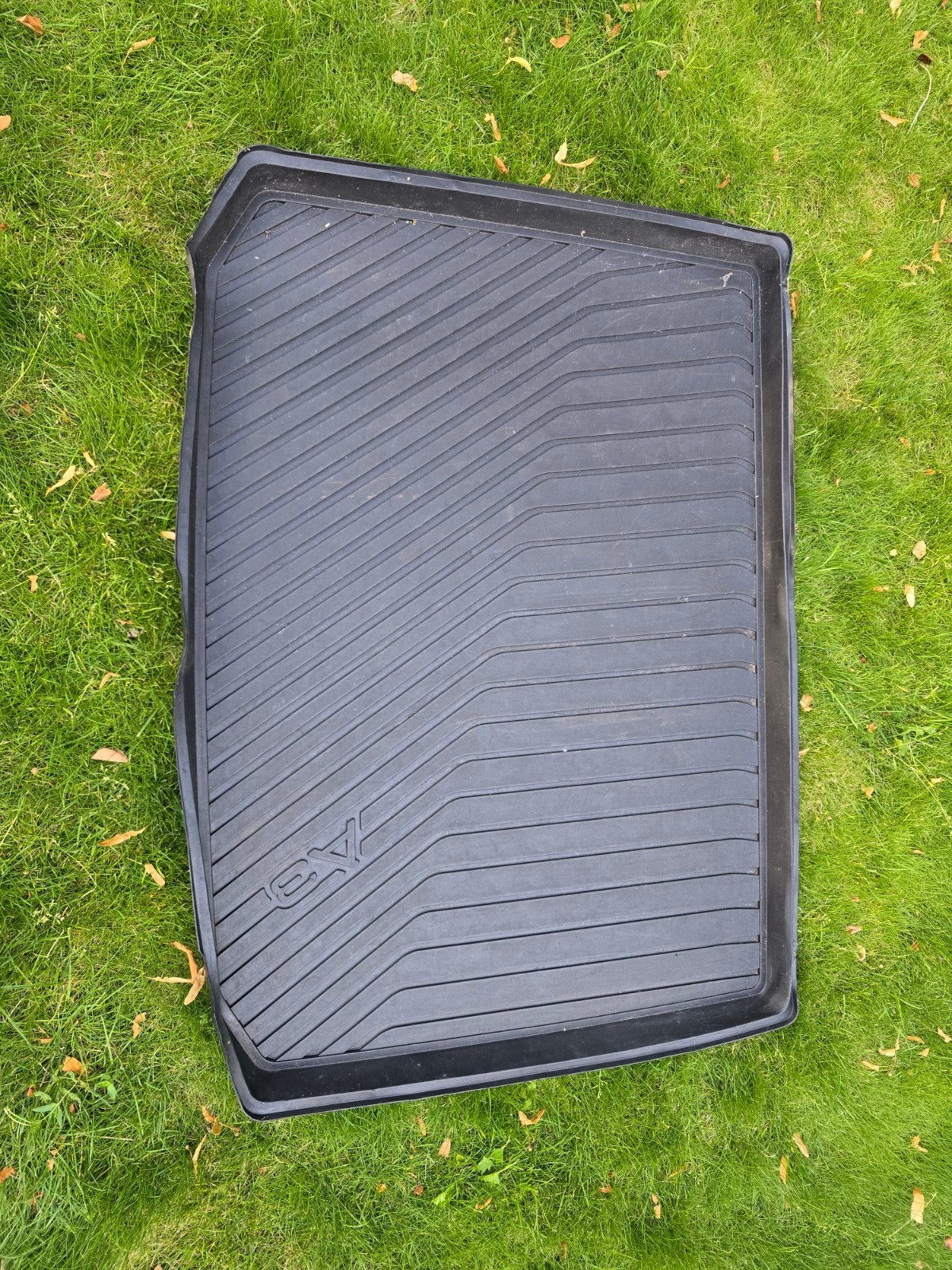 Audi A3 8V Kofferbakmat - Origineel Rubber, Ophalen, Zo goed als nieuw