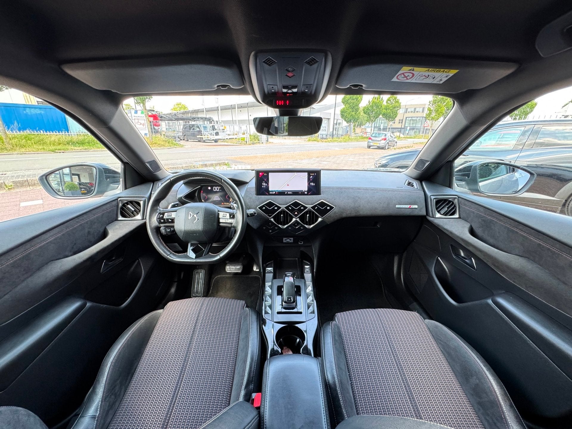 DS 3 Crossback 1.2 PureTech Performance Line AUT|NAVI|Cruise, Auto's, DS, 12 maanden, Gebruikt, Euro 6, 1199 cc