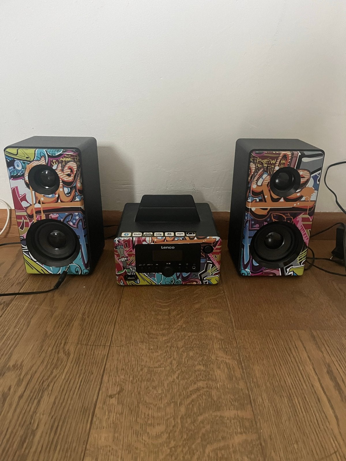 Lenco Microset met speakers - Graffiti, muziekinstallatie, Audio, Tv en Foto, Stereo-sets, Overige merken, Gebruikt, Ophalen of Verzenden