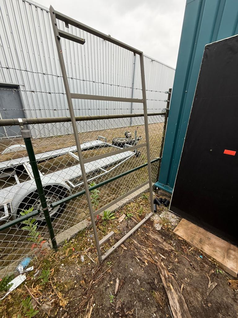 Gratis bedframes + matrassen, Doe-het-zelf en Verbouw, Steigers, Ophalen of Verzenden, Zo goed als nieuw, Overige typen, Minder dan 2 meter