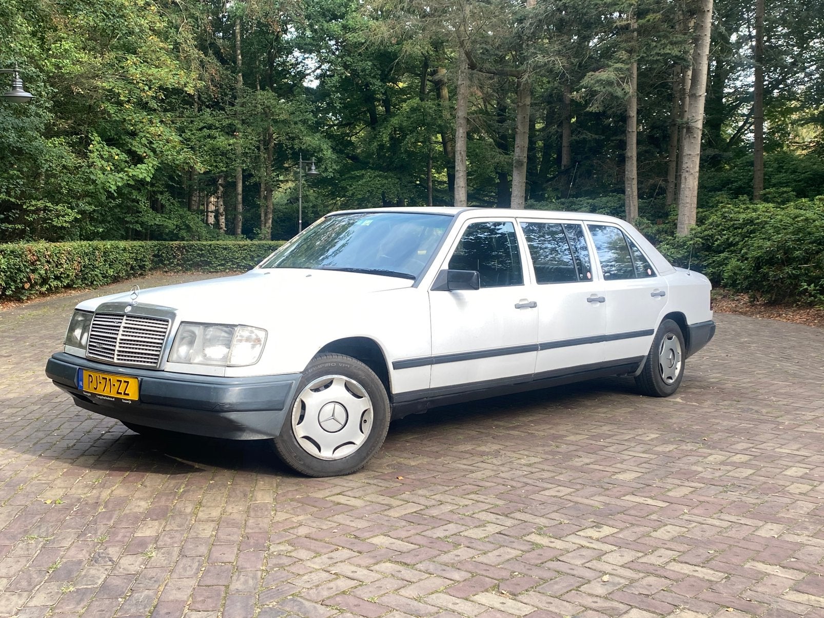 Mercedes W124 wegenbelastingvrij 5 cilinder Diesel, Auto's, Overige Auto's, Achterwielaandrijving, 2497 cc, Wit, 93 pk