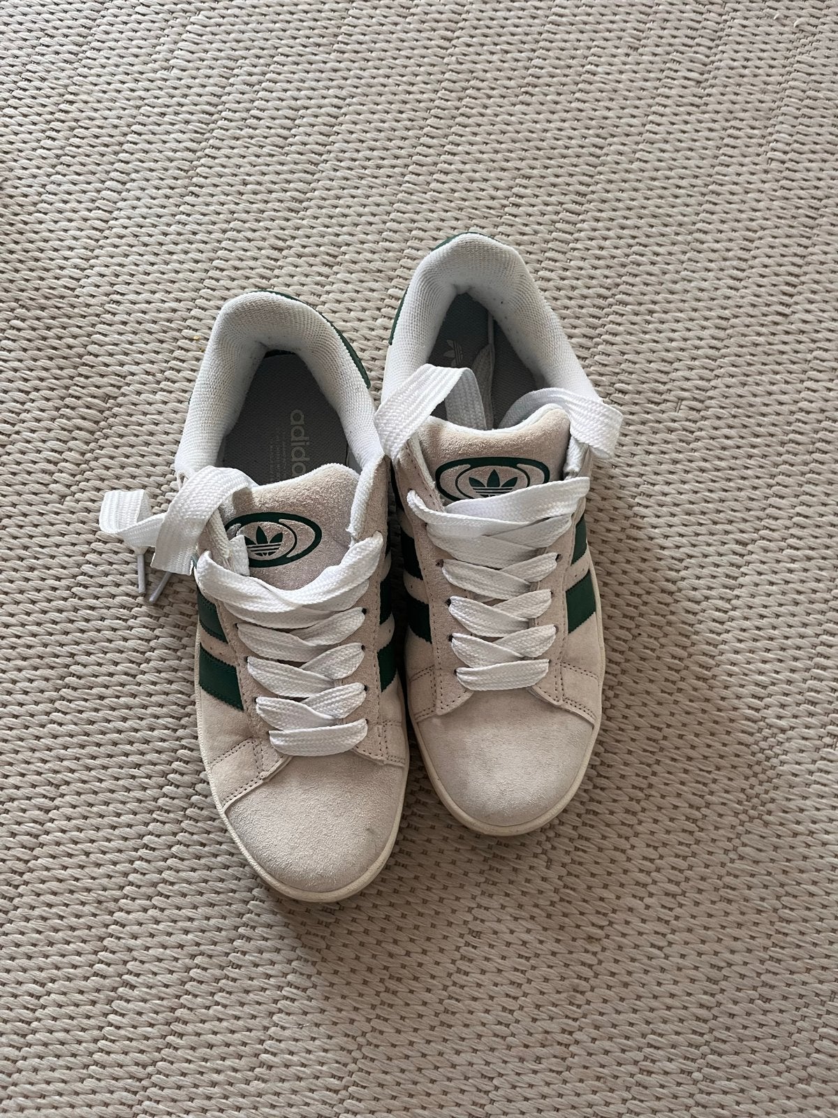 Adidas suede Campus sneakers - Maat 40, Ophalen of Verzenden, Zo goed als nieuw, Beige, Sneakers of Gympen