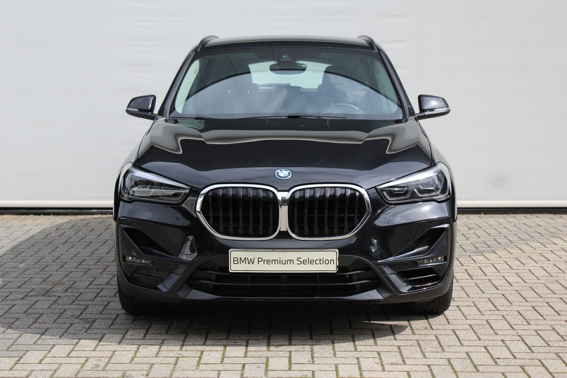 BMW X1 xDrive25e Sport Line Automaat / Trekhaak / Achteruitr, Auto's, Gebruikt, Met garantie (alle), Zwart, Bedrijf