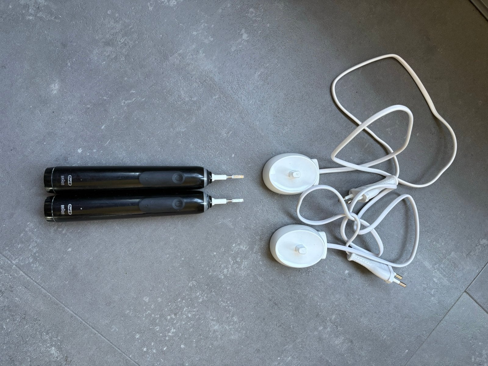 Oral-B elektrische tandenborstels met opzetborstels, Ophalen of Verzenden, Zo goed als nieuw, Mondverzorging