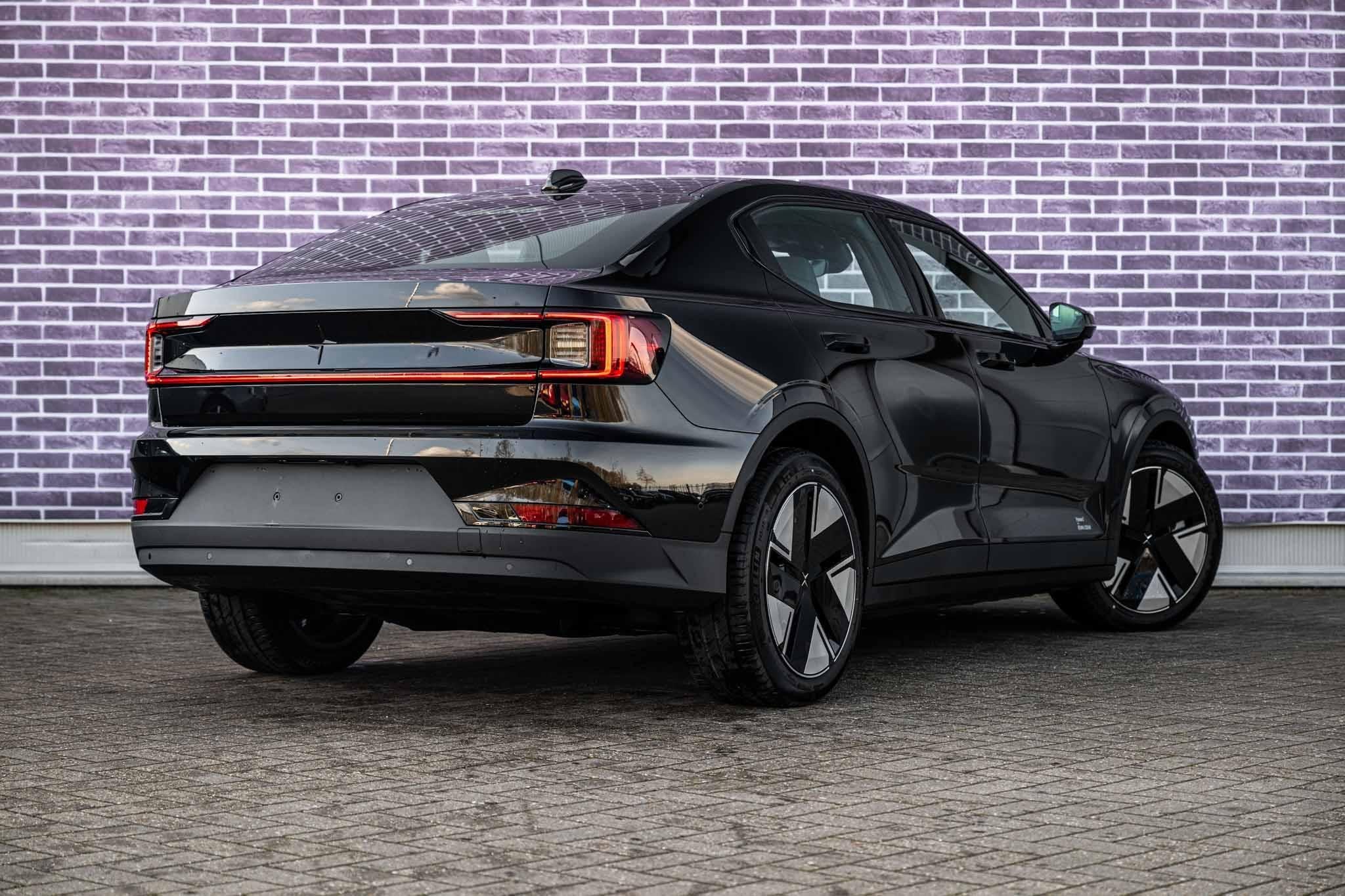 Polestar 2 Long Range Single Motor Plus 82 kWh | Pilot Pack, Automaat, Polestar 2, Achterwielaandrijving, 32 min