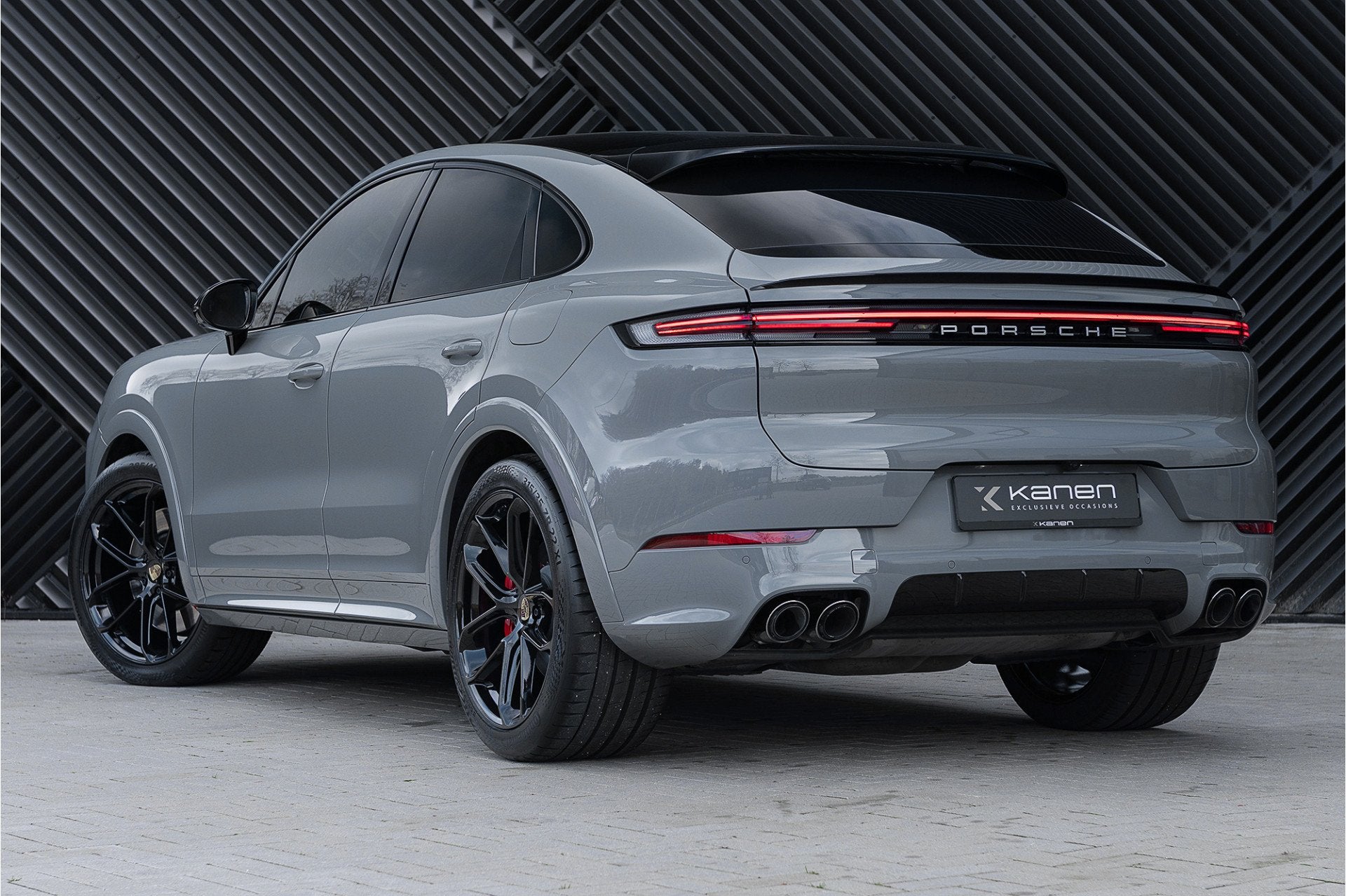 Porsche Cayenne Coupé 3.0 S E-Hybrid Sport Design ACC Pano, Auto's, Porsche, Automaat, Gebruikt, Zwart, 2995 cc